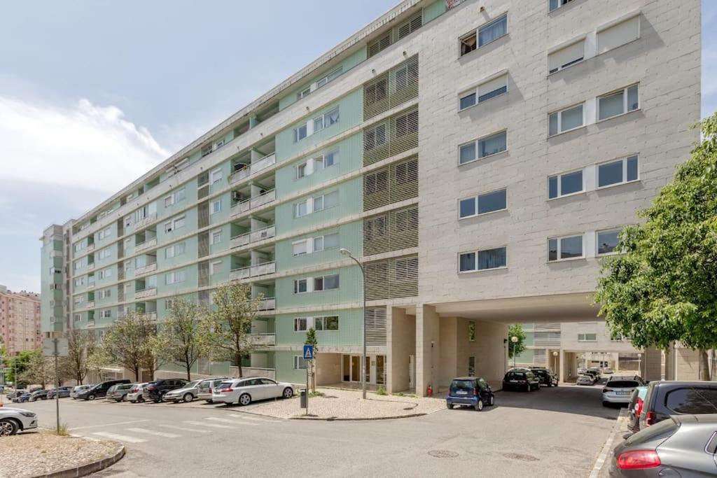 Spacious 3-Bedroom Condo In Lizbona Zewnętrze zdjęcie
